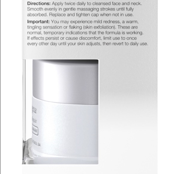 Neutrogena Rapid Tone Repair ~ 20% vitamin C correcting cream - Picture 8 of 13